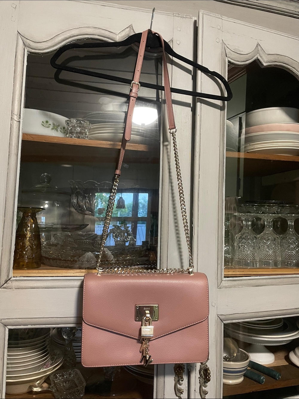 Designer-Style Mauve Leather Shoulder Bag with Chain Strap